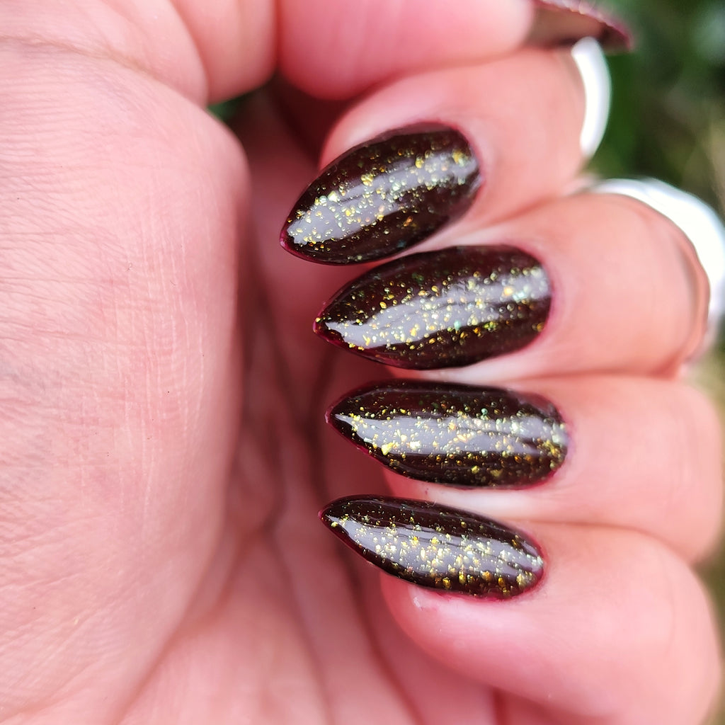 Shifting Leaves (Topper)